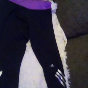 NWOT Adidas Black Stretch Cropped Leggings With 3 Stripe's On Each Side Of Leg